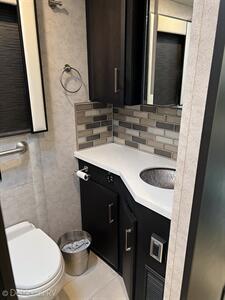 2023 Newmar New Aire 3543   - Photo 10 - Grass Valley, CA 95945-5207