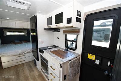 2025 Forest River Surveyor Legend 19RBLE   - Photo 4 - Grass Valley, CA 95945-5207