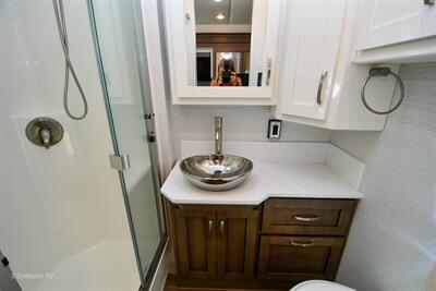 2026 Newmar Bay Star 3114 - Photo 8 - Grass Valley, CA 95945-5207