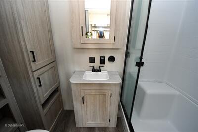 2025 Coachmen Catalina 18RDL   - Photo 9 - Grass Valley, CA 95945-5207