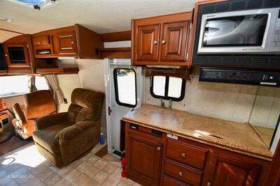 2010 Phoenix Cruiser Mini 2950 Slide - Photo 12 - Grass Valley, CA 95945-5207