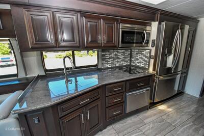 2022 Forest River Berkshire XL 37A   - Photo 7 - Grass Valley, CA 95945-5207