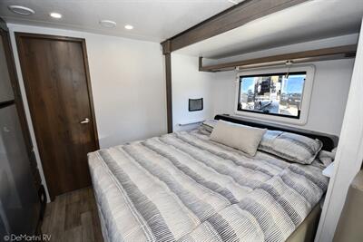 2025 Dynamax Isata 3 24SSFX Freedom Edition   - Photo 7 - Grass Valley, CA 95945-5207