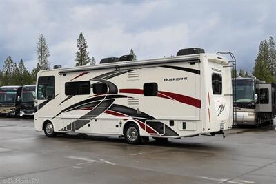 2022 Thor Hurricane 29M   - Photo 2 - Grass Valley, CA 95945-5207