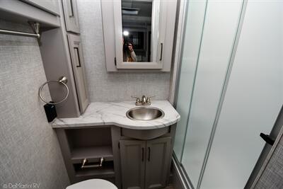 2022 Thor Hurricane 29M   - Photo 8 - Grass Valley, CA 95945-5207
