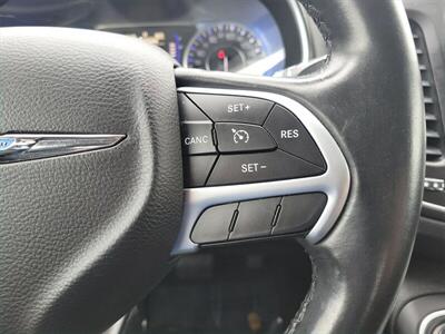 2015 Chrysler 200 Limited  36 MPG - Photo 25 - Joliet, IL 60436