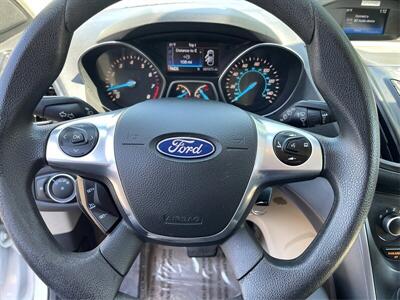 2016 Ford Escape SE  32 MPG - Photo 16 - Joliet, IL 60436