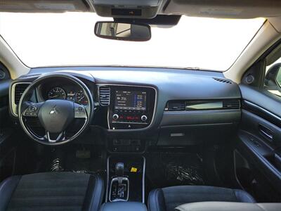 2020 Mitsubishi Outlander SE  30 MPG - Photo 20 - Joliet, IL 60436