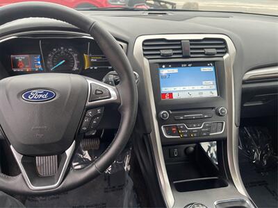 2018 Ford Fusion SE  34 MPG - Photo 44 - Joliet, IL 60436