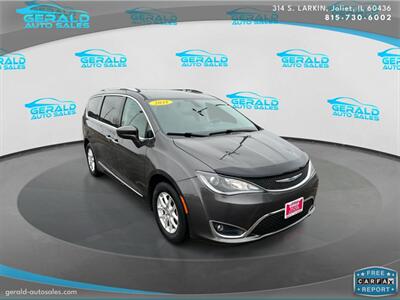 2020 Chrysler Pacifica Touring L  28 MPG - Photo 9 - Joliet, IL 60436