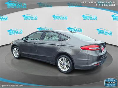 2018 Ford Fusion SE  32 MPG - Photo 8 - Joliet, IL 60436