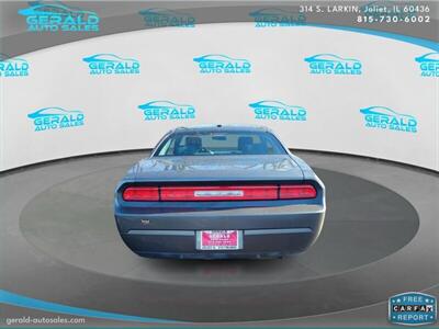 2009 Dodge Challenger SE  25 MPG - Photo 4 - Joliet, IL 60436