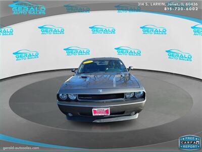 2009 Dodge Challenger SE  25 MPG - Photo 2 - Joliet, IL 60436