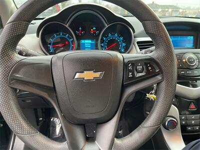 2014 Chevrolet Cruze LS Auto  35 MPG - Photo 16 - Joliet, IL 60436