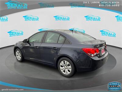 2014 Chevrolet Cruze LS Auto  35 MPG - Photo 8 - Joliet, IL 60436