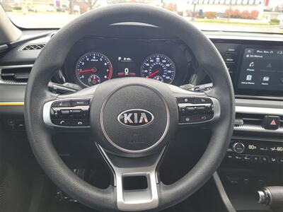 2021 Kia K5 LXS  37 MPG - Photo 16 - Joliet, IL 60436