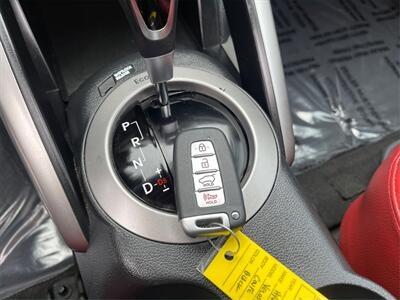 2014 Hyundai VELOSTER  36 MPG - Photo 27 - Joliet, IL 60436