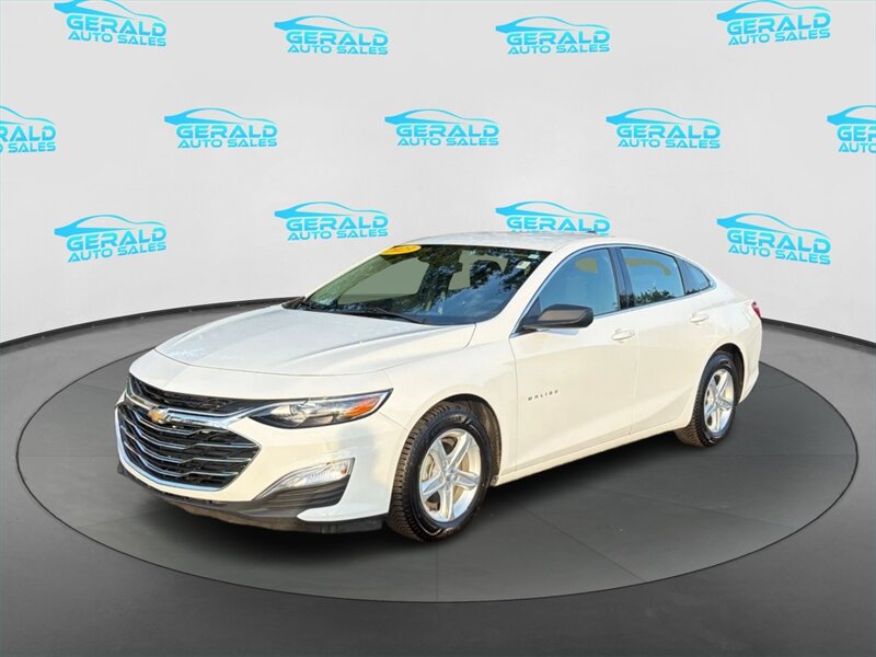 Summit White 2023 Chevrolet Malibu Sedan Front-Wheel Drive Automatic