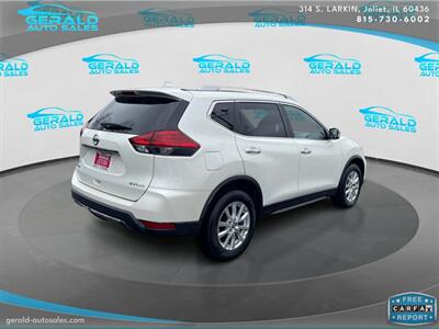 2017 Nissan Rogue SV  32 MPG - Photo 7 - Joliet, IL 60436