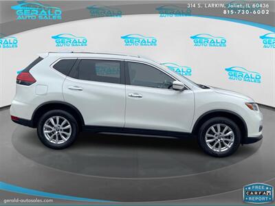 2017 Nissan Rogue SV  32 MPG - Photo 5 - Joliet, IL 60436