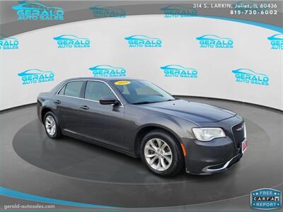 2019 Chrysler 300 Touring  30 MPG - Photo 9 - Joliet, IL 60436