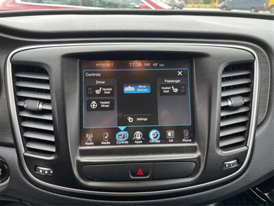 2017 Chrysler 200 Limited Platinum  36 MPG - Photo 30 - Joliet, IL 60436