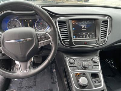 2017 Chrysler 200 Limited Platinum  36 MPG - Photo 13 - Joliet, IL 60436