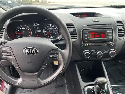 2018 Kia Forte LX  37 MPG - Photo 13 - Joliet, IL 60436