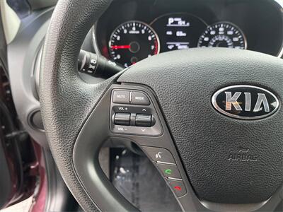 2018 Kia Forte LX  37 MPG - Photo 22 - Joliet, IL 60436