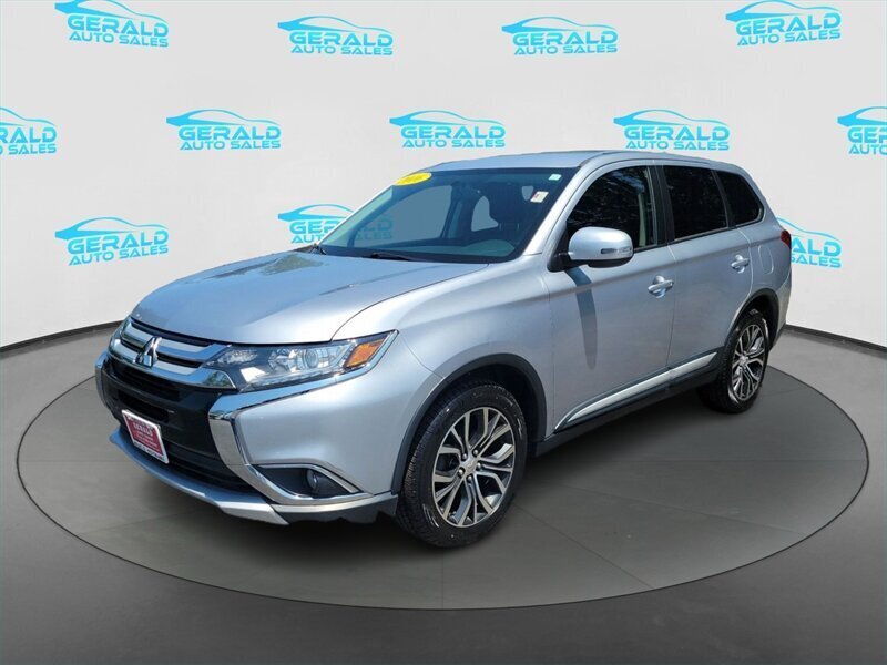 Cool Silver Metallic 2016 Mitsubishi Outlander SUV / Crossover All-Wheel Drive Automatic