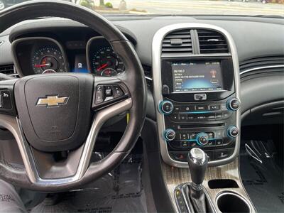 2014 Chevrolet Malibu LT  30 MPG - Photo 13 - Joliet, IL 60436