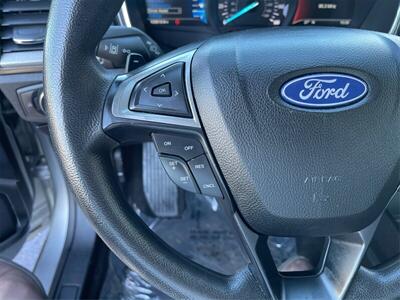 2020 Ford Fusion SE  29 MPG - Photo 25 - Joliet, IL 60436