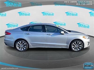 2020 Ford Fusion SE  29 MPG - Photo 5 - Joliet, IL 60436