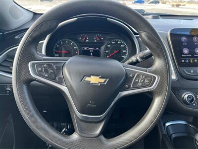 2022 Chevrolet Malibu LT  36 MPG - Photo 16 - Joliet, IL 60436