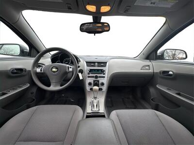 2012 Chevrolet Malibu LS  33 MPG - Photo 20 - Joliet, IL 60436