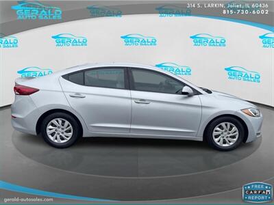 2017 Hyundai ELANTRA SE  38 MPG - Photo 5 - Joliet, IL 60436