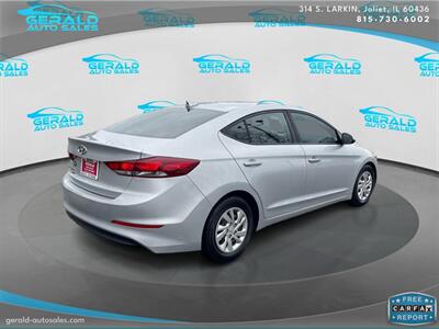 2017 Hyundai ELANTRA SE  38 MPG - Photo 7 - Joliet, IL 60436