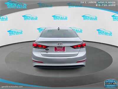 2017 Hyundai ELANTRA SE  38 MPG - Photo 4 - Joliet, IL 60436