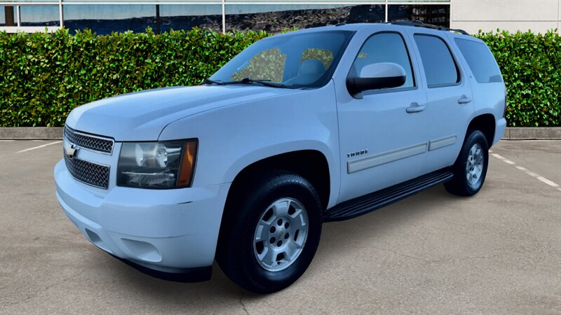 2013 Chevrolet Tahoe LT  up to 30 days for your down payment O.A.C - Photo 1 - Winnetka, CA 91306