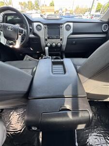 2015 Toyota Tundra SR5   - Photo 15 - Winnetka, CA 91306