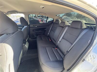 2022 Nissan Altima 2.5 SV   - Photo 11 - Winnetka, CA 91306