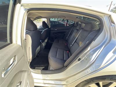 2022 Nissan Altima 2.5 SV   - Photo 12 - Winnetka, CA 91306