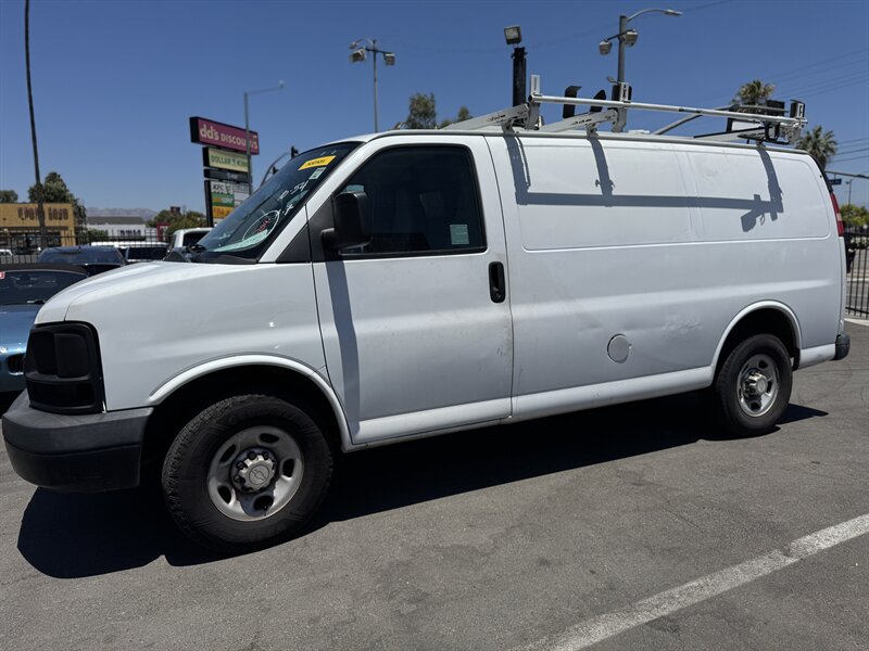 2014 Chevrolet Express 2500 - Photo 1 - Winnetka, CA 91306