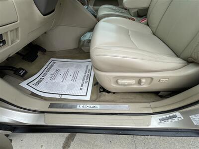 2004 Lexus RX   - Photo 11 - Winnetka, CA 91306