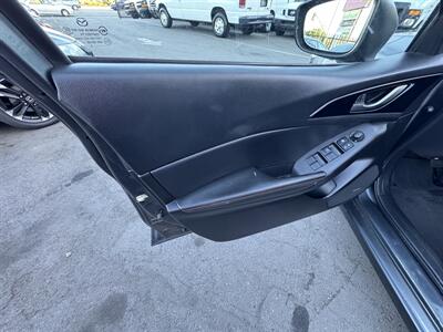 2016 Mazda Mazda3 s Grand Touring  Spañol (818) 288-3783 Antonio - Photo 9 - Winnetka, CA 91306