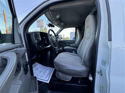 2008 Chevrolet Express 3500   - Photo 18 - Winnetka, CA 91306