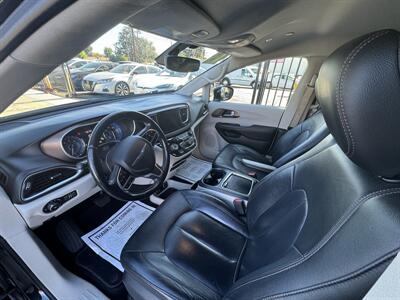 2018 Chrysler Pacifica Touring L Plus   - Photo 5 - Winnetka, CA 91306