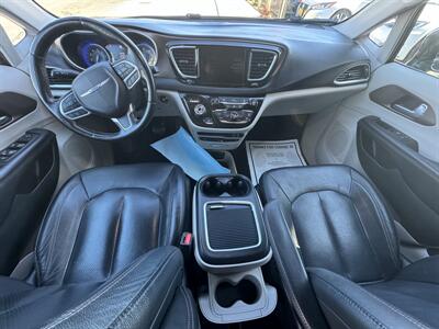 2018 Chrysler Pacifica Touring L Plus   - Photo 10 - Winnetka, CA 91306