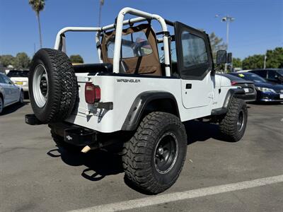 1992 Jeep Wrangler   - Photo 6 - Winnetka, CA 91306