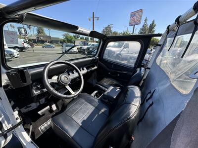 1992 Jeep Wrangler   - Photo 9 - Winnetka, CA 91306